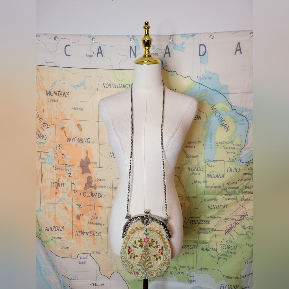 Vintage Beaded Floral Handbag Beautiful Colors, Pink, Green, Blue, and Gold - Picture 2 of 16